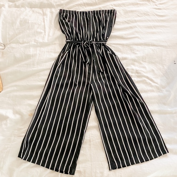 Black and white strapless wide leg jumpsuit! - Picture 1 of 1